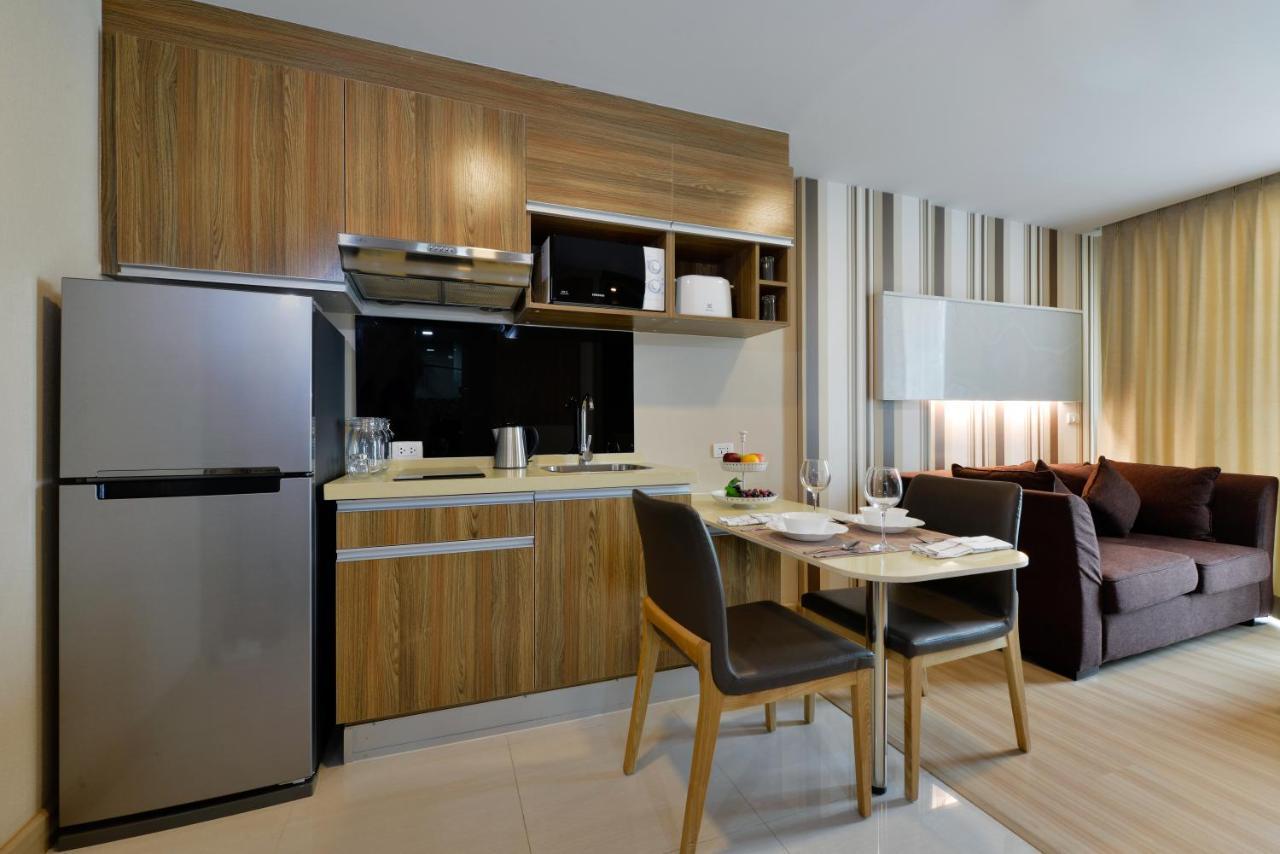 Ramada By Wyndham Bangkok Ten Ekamai Residences Exterior photo