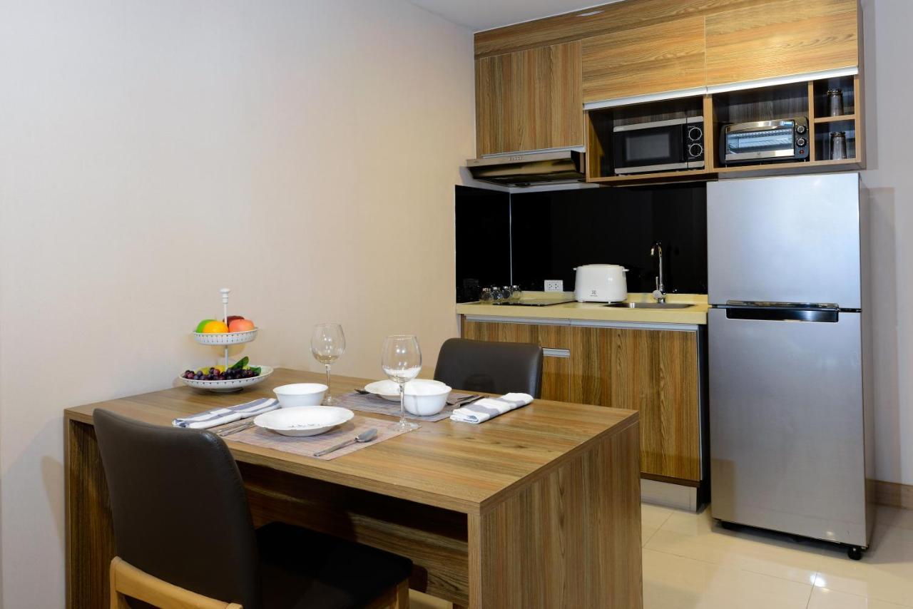 Ramada By Wyndham Bangkok Ten Ekamai Residences Exterior photo