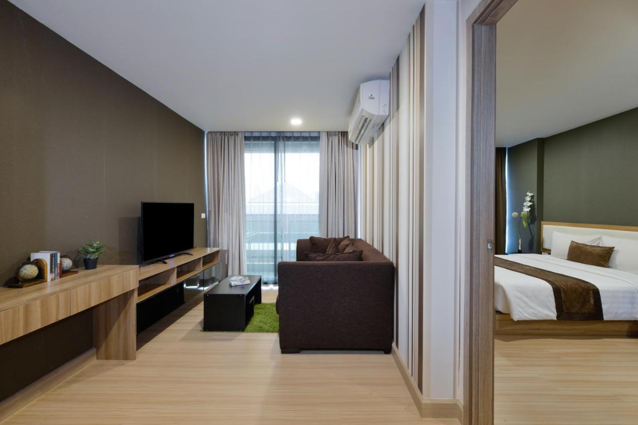 Ramada By Wyndham Bangkok Ten Ekamai Residences Exterior photo