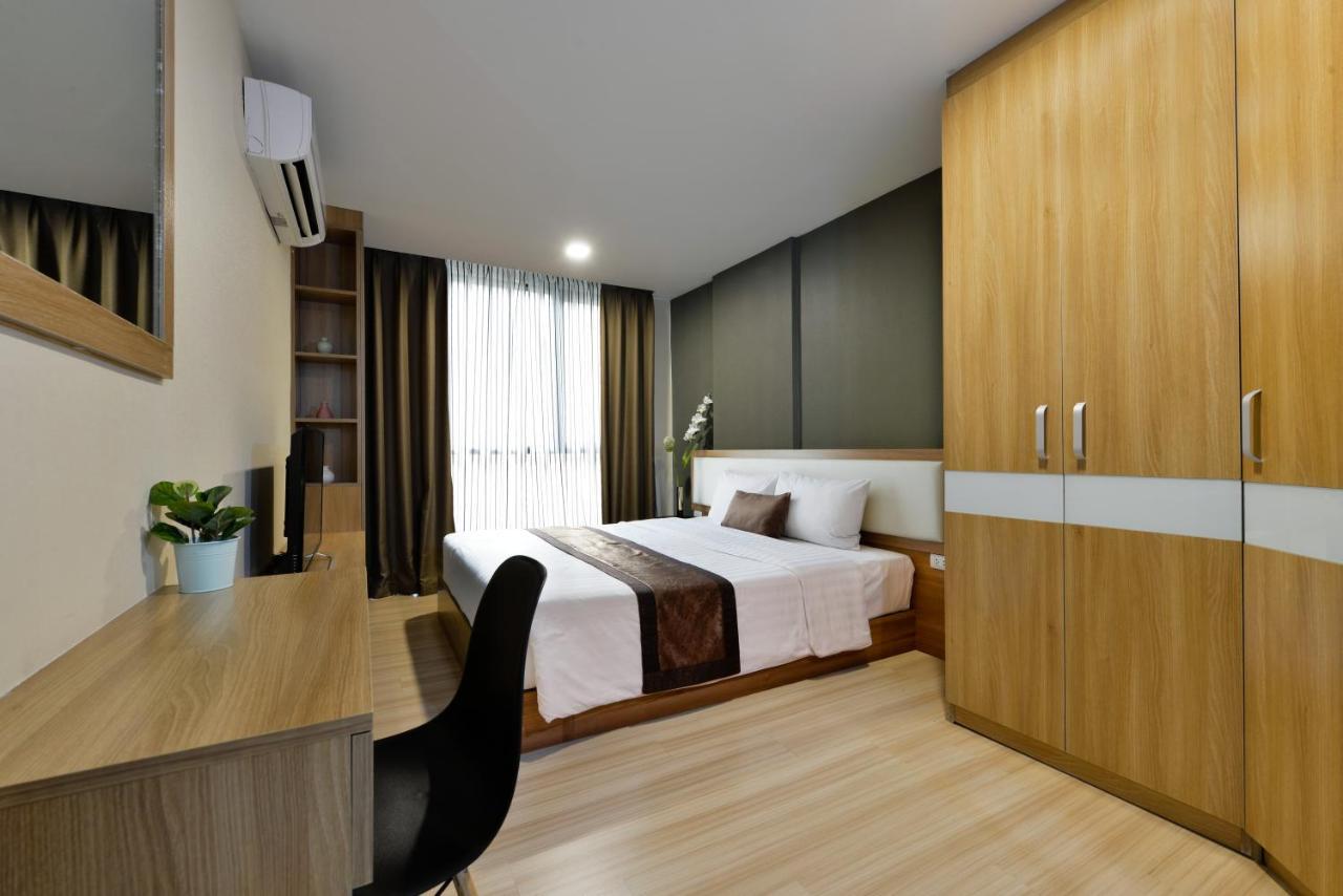 Ramada By Wyndham Bangkok Ten Ekamai Residences Exterior photo