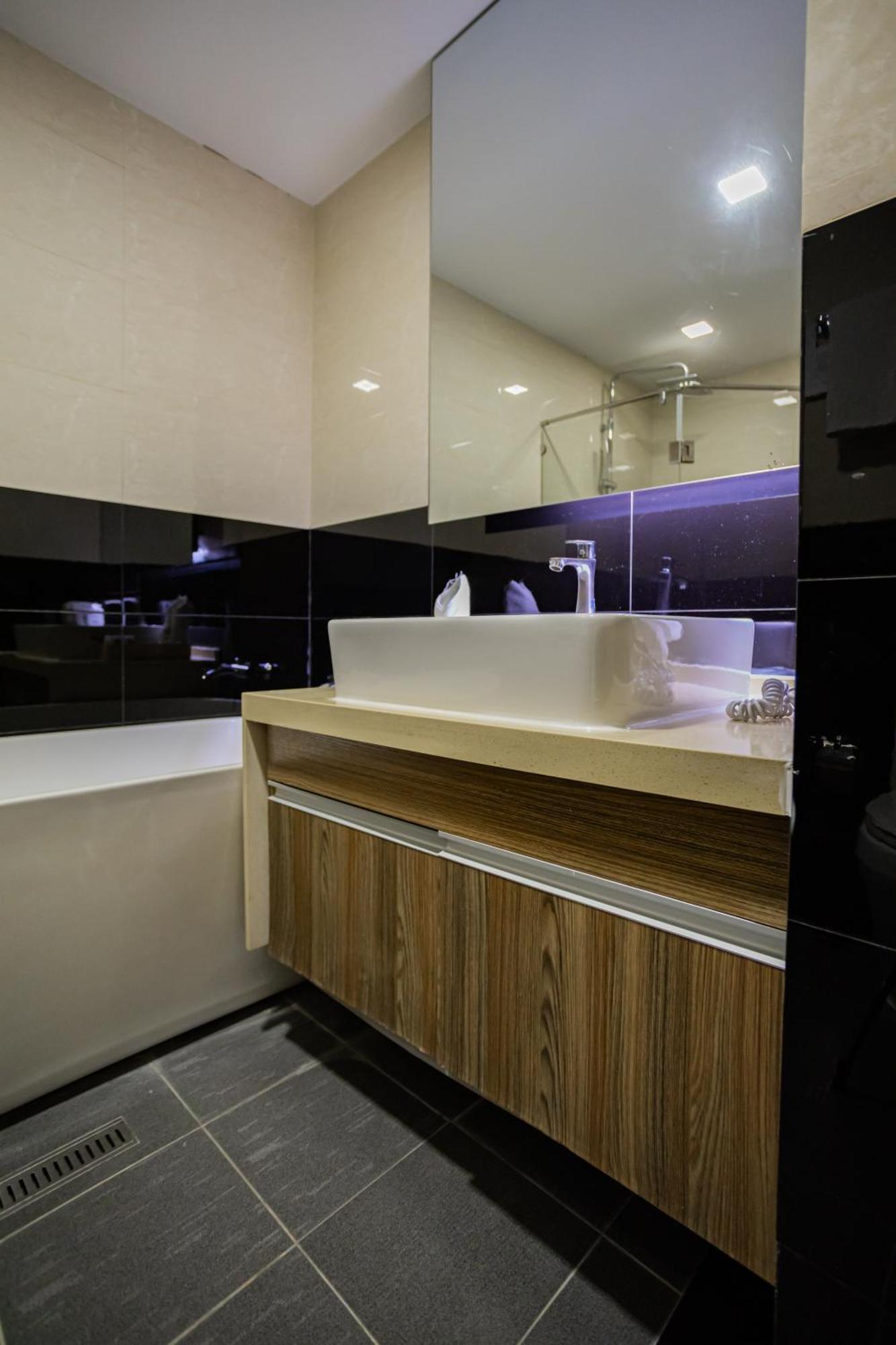 Ramada By Wyndham Bangkok Ten Ekamai Residences Exterior photo