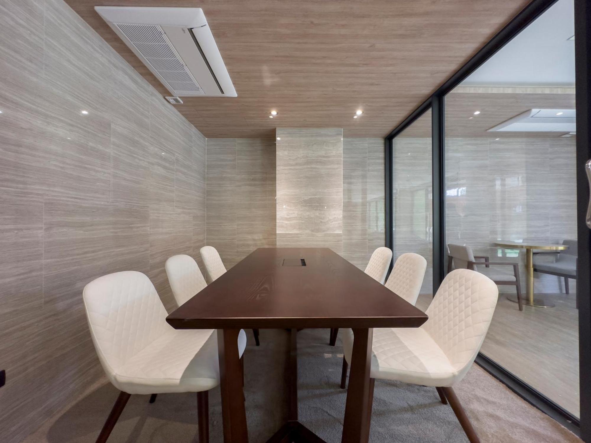 Ramada By Wyndham Bangkok Ten Ekamai Residences Exterior photo