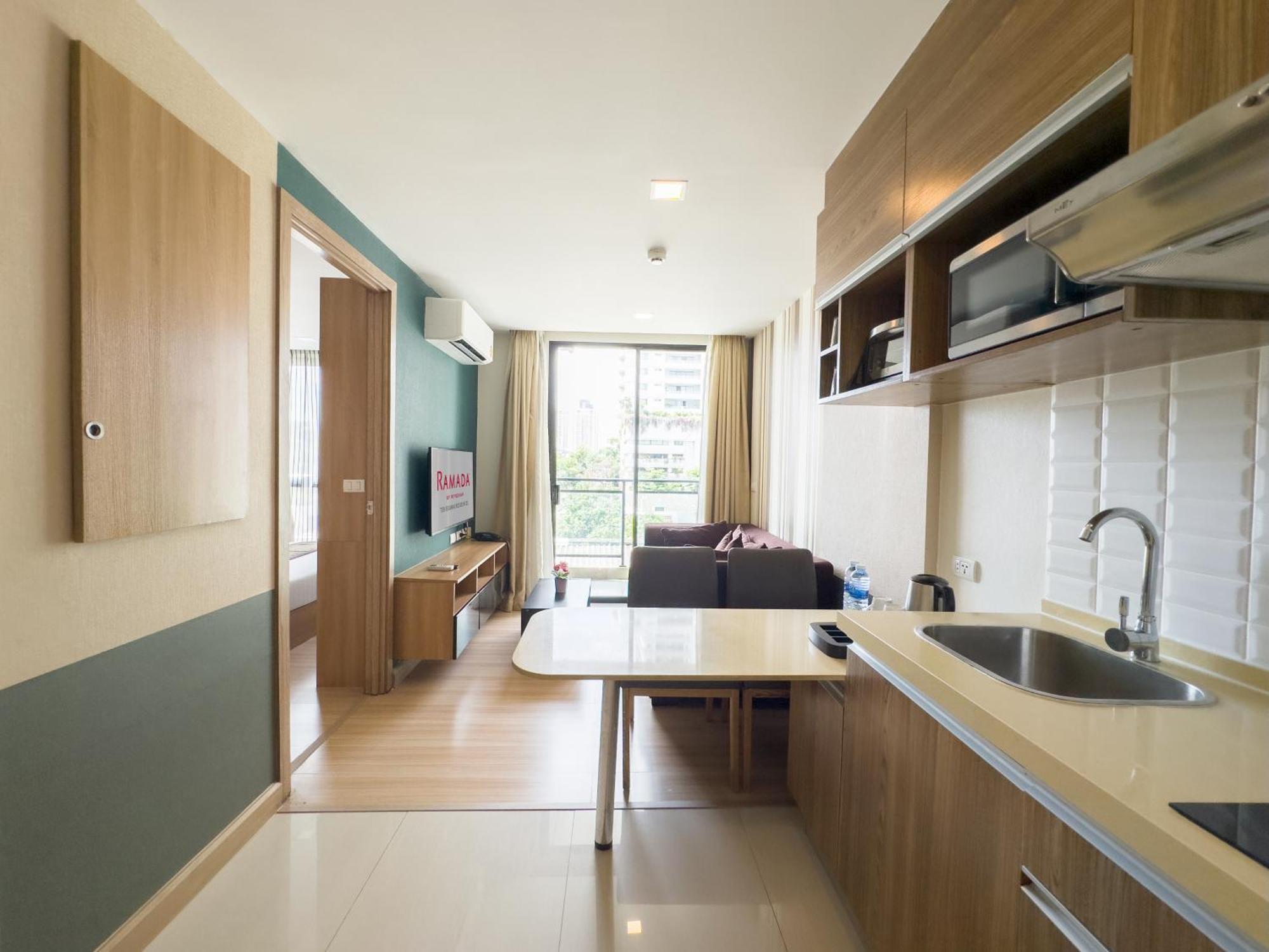 Ramada By Wyndham Bangkok Ten Ekamai Residences Exterior photo