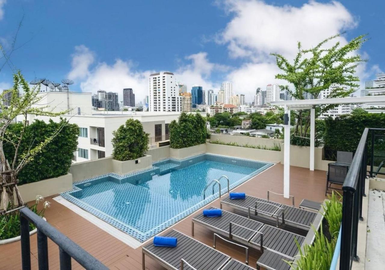 Ramada By Wyndham Bangkok Ten Ekamai Residences Exterior photo